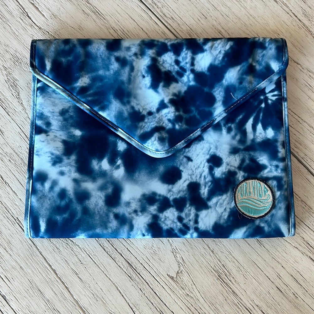 Pura Vida Lap top or ipad case